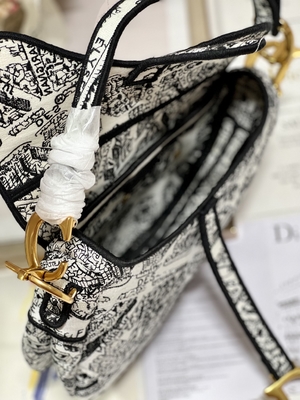 Broderie Dior Saddle Sling Bag Patchwork de femmes 25cm avec 3 poches intérieures