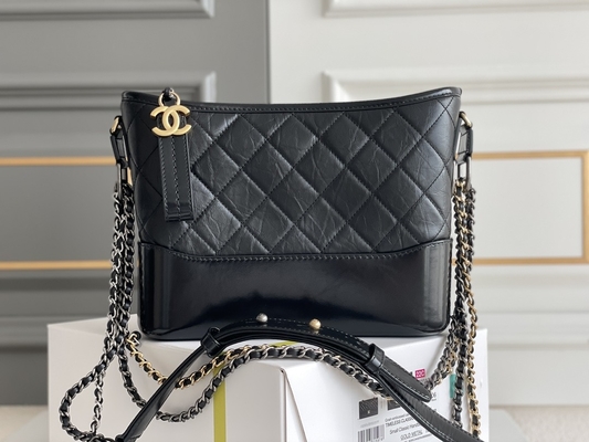 Cuir de vachette pré possédé de Chanel Gabrielle Shoulder Bag Hobo Handbag