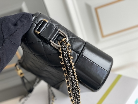 Cuir de vachette pré possédé de Chanel Gabrielle Shoulder Bag Hobo Handbag