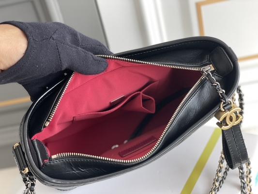 Cuir de vachette pré possédé de Chanel Gabrielle Shoulder Bag Hobo Handbag
