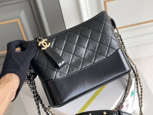 Cuir de vachette pré possédé de Chanel Gabrielle Shoulder Bag Hobo Handbag