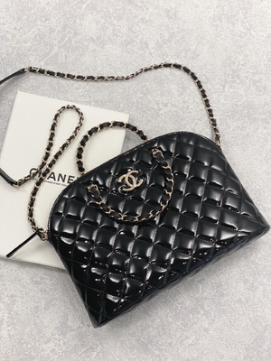 Petit Chanel Patent Calfskin Shopping Bag avec rétro Madame Style