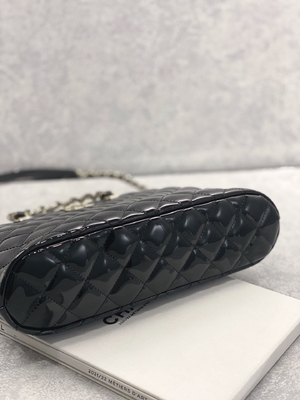Petit Chanel Patent Calfskin Shopping Bag avec rétro Madame Style