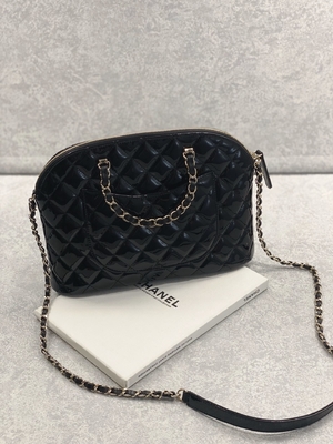 Petit Chanel Patent Calfskin Shopping Bag avec rétro Madame Style