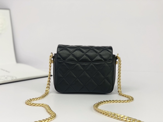 Messager marqué en cuir Bag Chanel Flap Phone Holder d'agneau noir