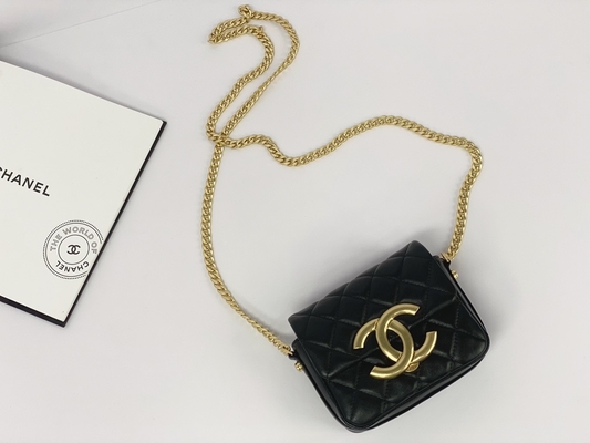Messager marqué en cuir Bag Chanel Flap Phone Holder d'agneau noir