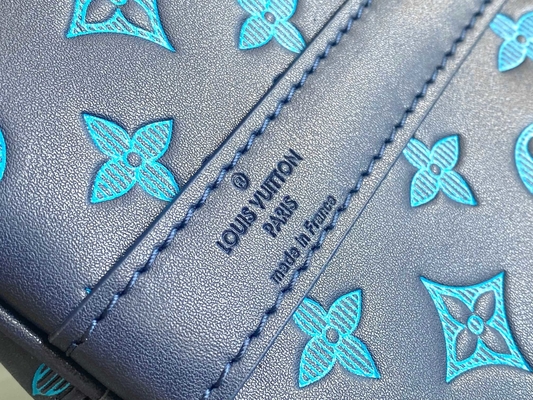 Sacs bleus de Keepall BANDOULIÈRE 50 Boston du sac des grands hommes marqués
